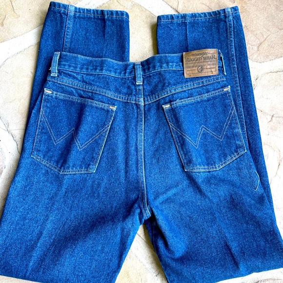 Wrangler Rugged Wear, Blue Jeans, Size 32 x 32 - Picture 2 of 4